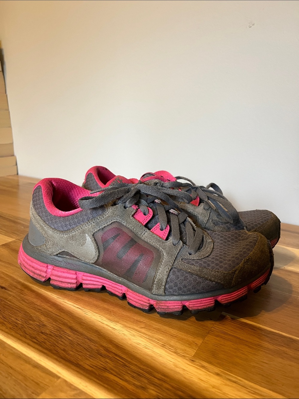 Nike dual fusion ST2 running shoes ladies 8